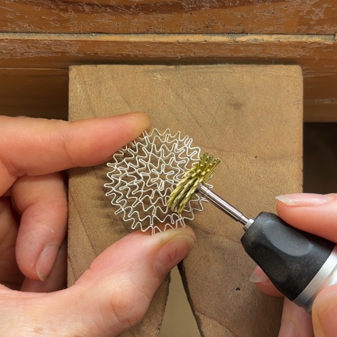 From Bamboo to Gold: Gillian Finlay’s Sculptural Jewellery Journey
