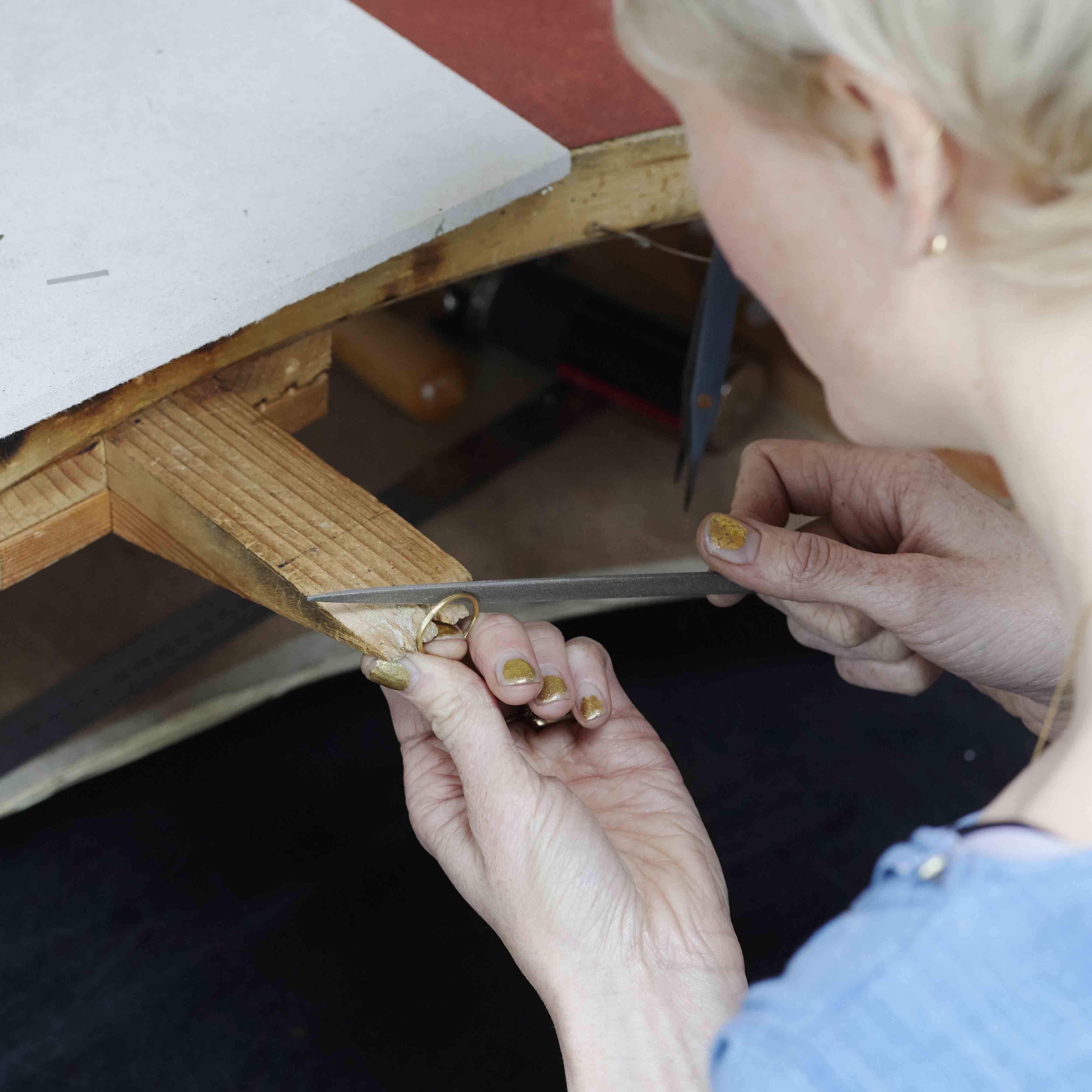 Heidi Hockenjos: Unearthing a Timeless Voice in Jewellery