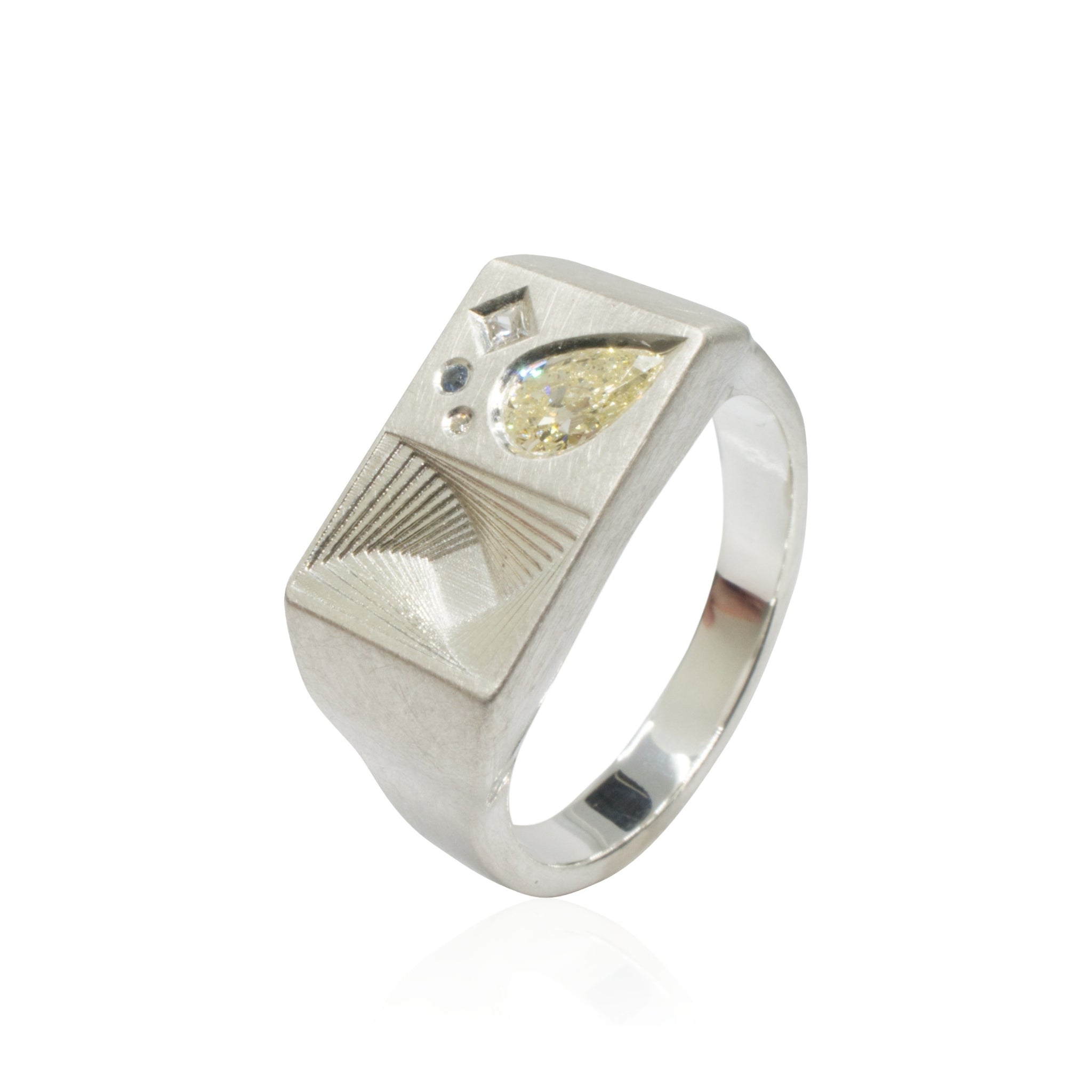 Duo Pear I Silver Ring with Diamonds and Sapphires