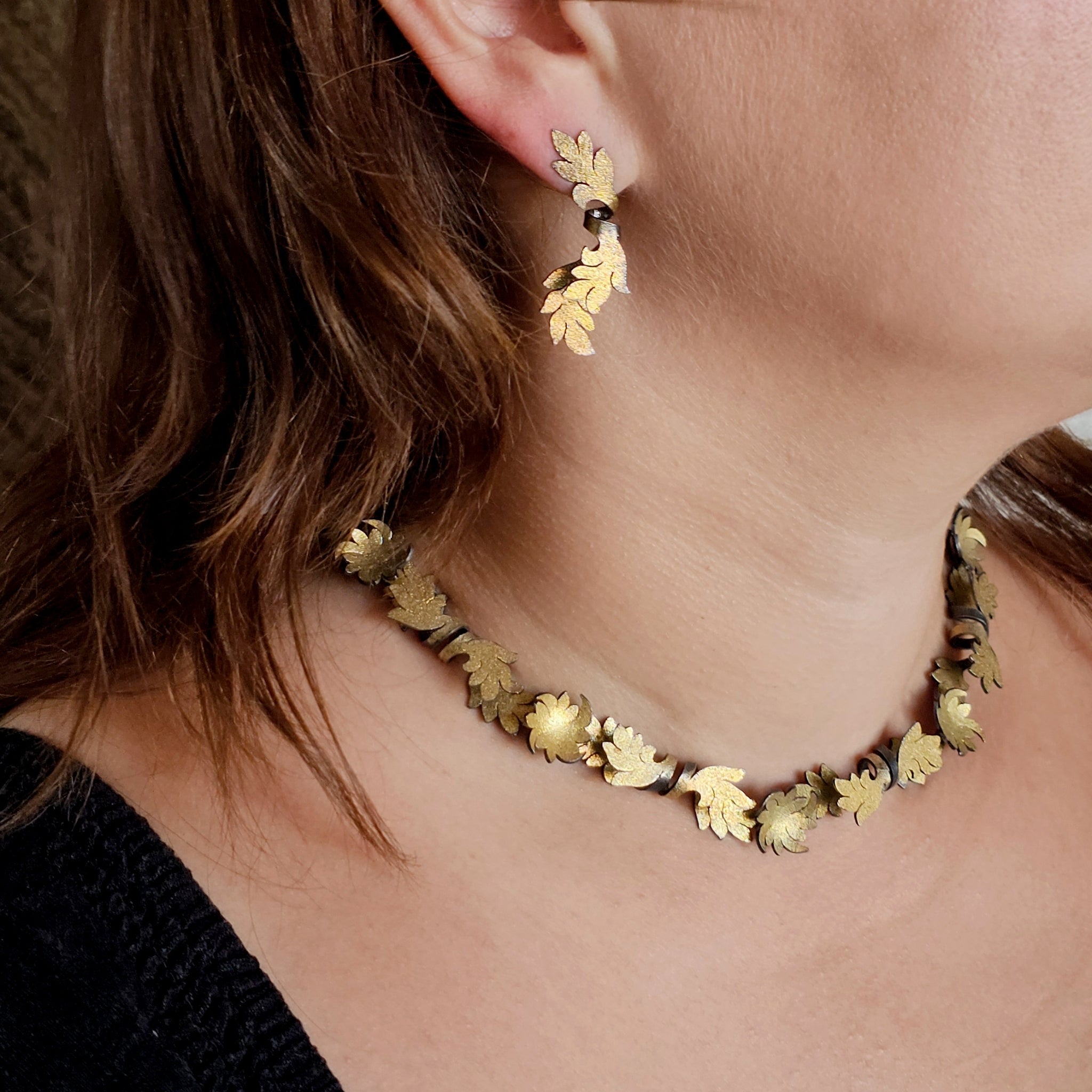 Acanthus Frame Necklace in Silver with Gold Foil