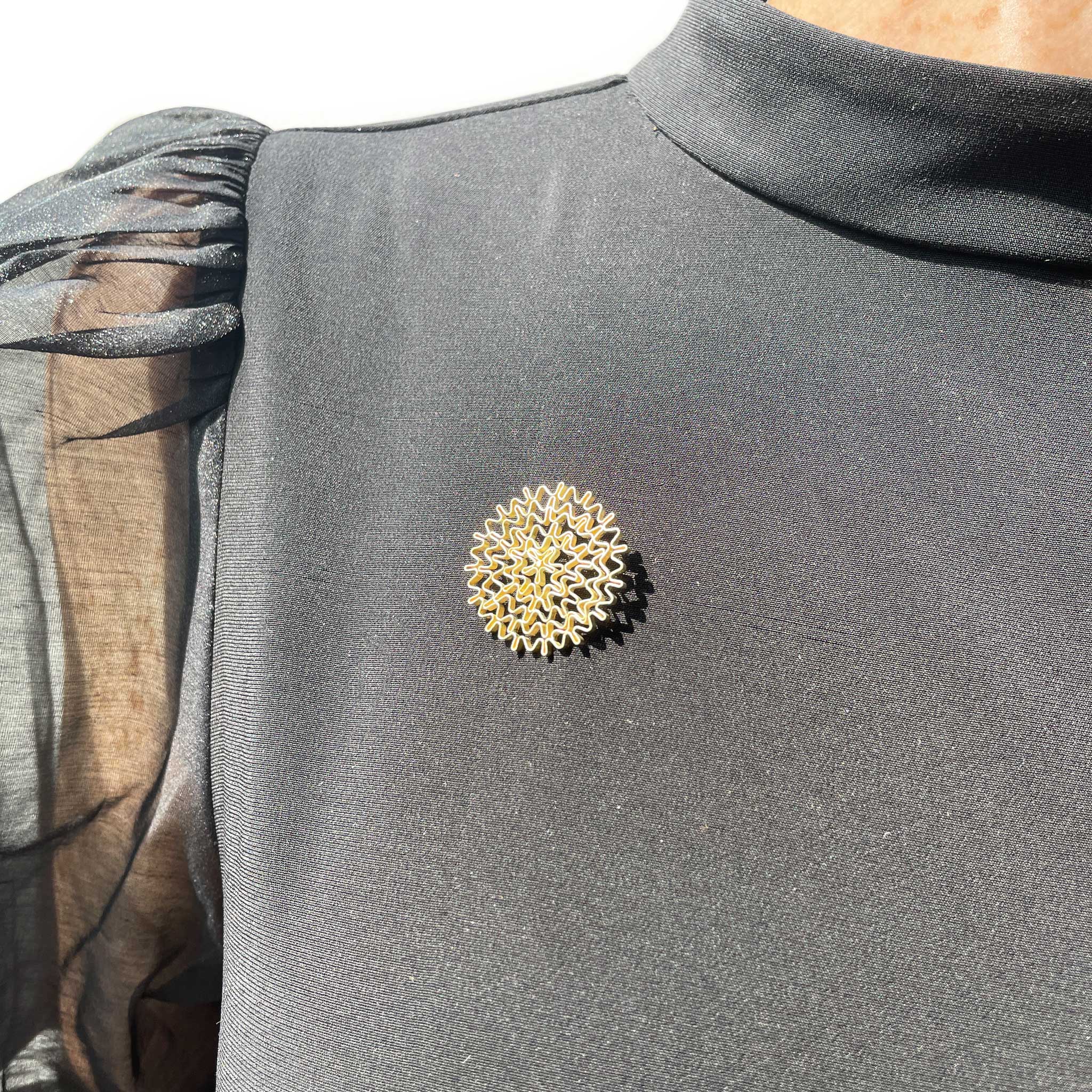 Small Scaffold Circle Brooch in 18ct Gold