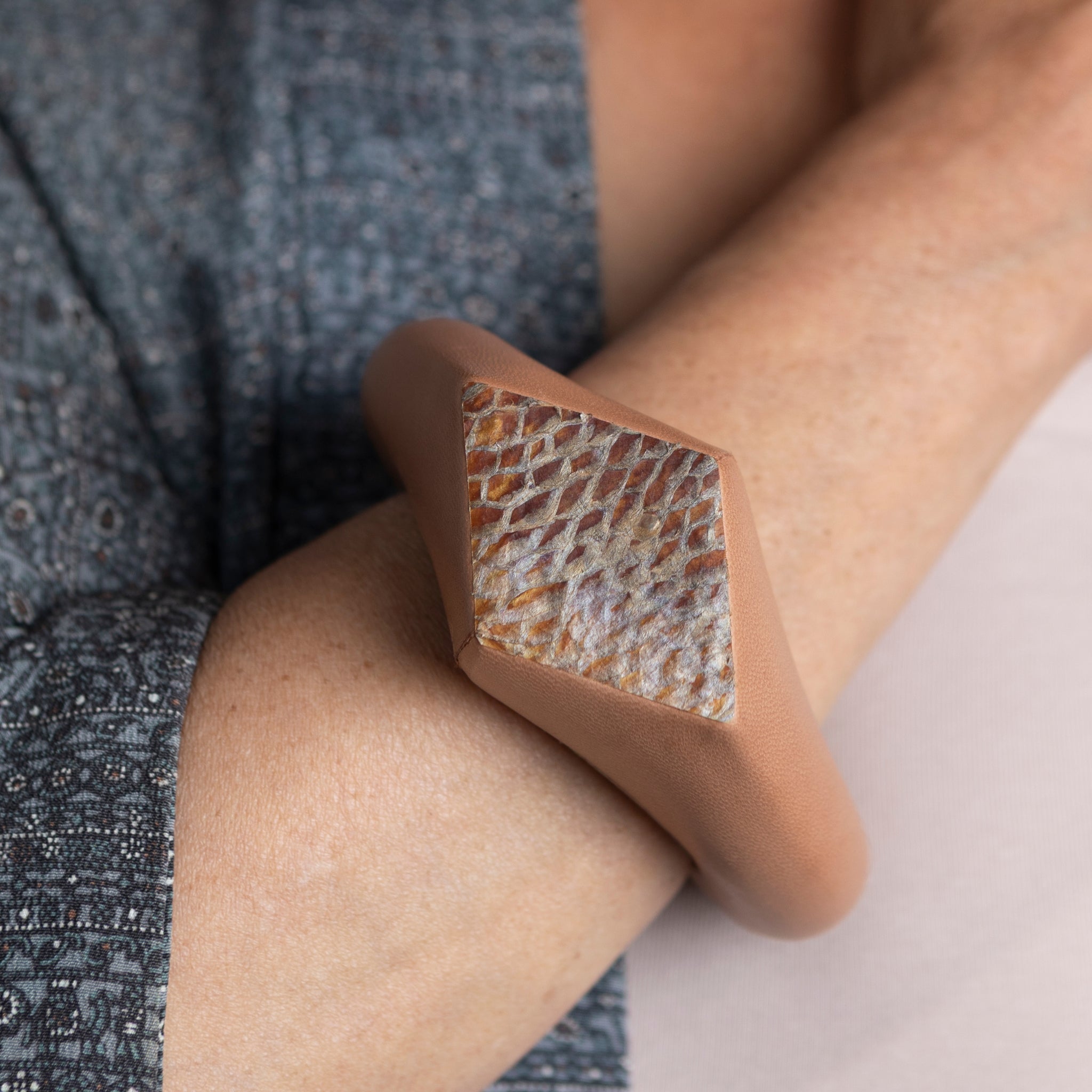 Sea Diamond Bracelet in Wood with Sea Bream Leather