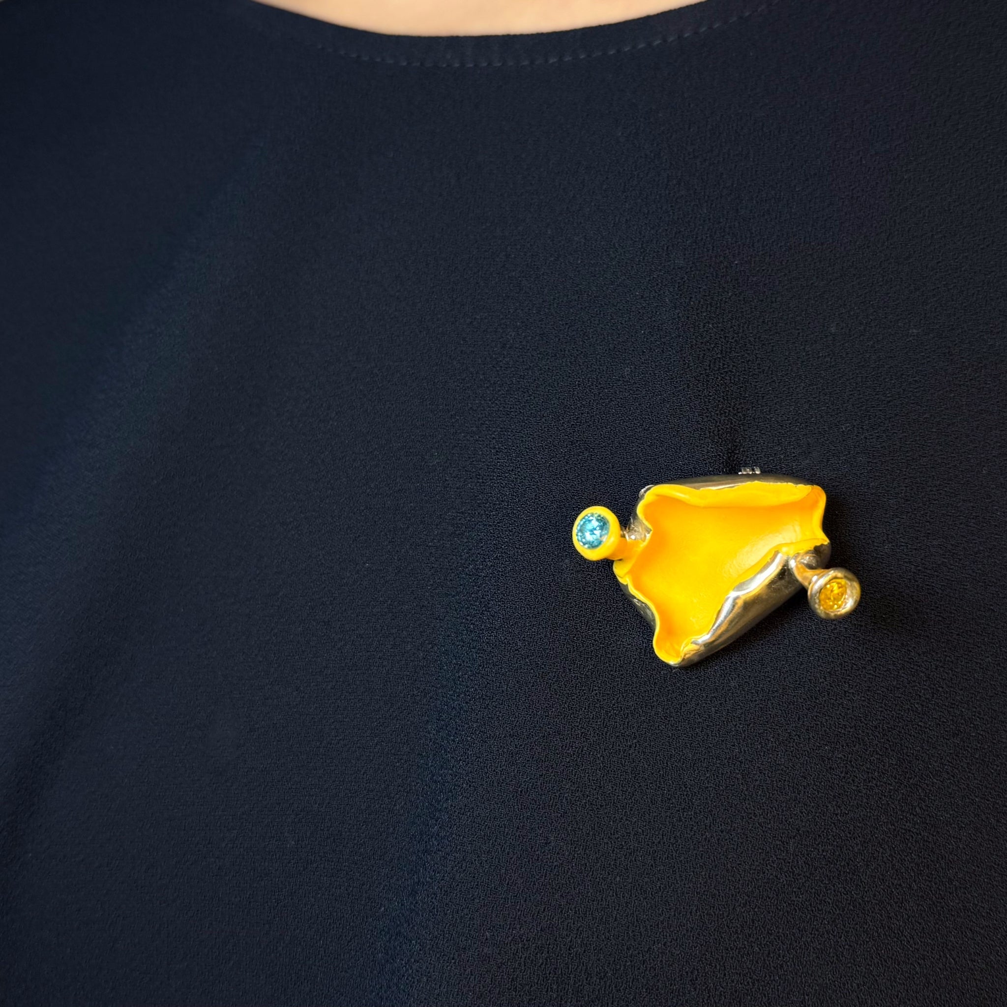 Burstie I Brooch in Silver with Cubic Zirconia